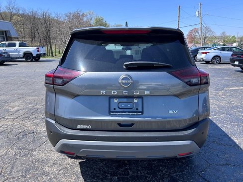 Used 2023 Nissan Rogue SV image 4