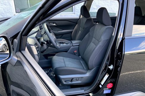 Certified 2024 Nissan Rogue SV image 18
