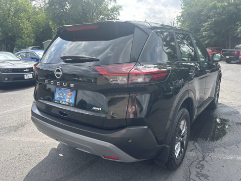 Used 2023 Nissan Rogue S image 10