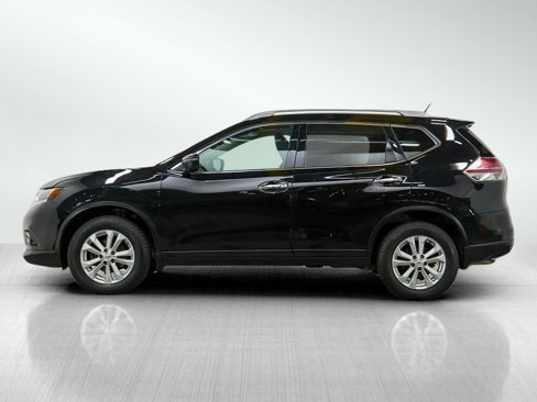 Used 2016 Nissan Rogue SV image 2