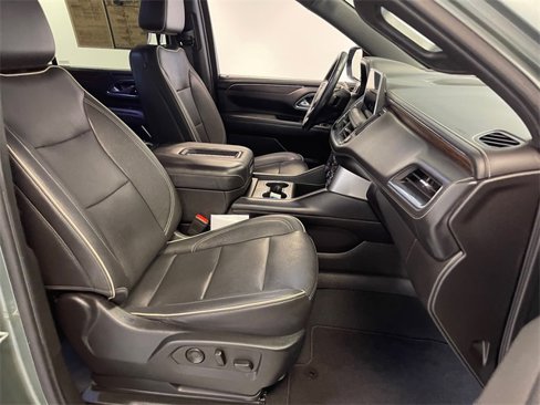 Used 2023 Chevrolet Suburban Premier image 17