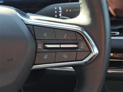 Used 2025 Chevrolet Equinox LT w/ Safety and Technology Package image 18