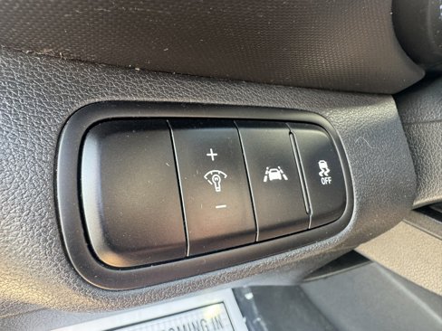 Used 2021 Hyundai Venue SE image 23
