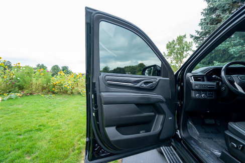Used 2023 GMC Yukon XL Denali image 10