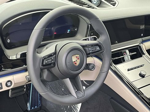 New 2025 Porsche Panamera image 4