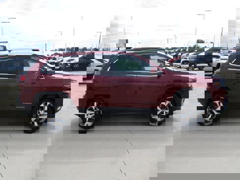 Used 2021 Jeep Cherokee Limited image 8