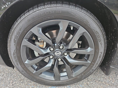 Used 2018 Nissan 370Z Touring image 17
