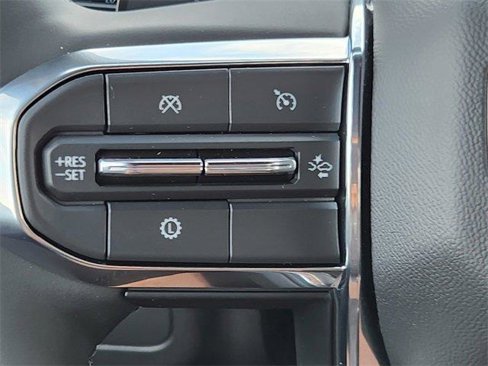 New 2025 GMC Yukon Elevation image 12