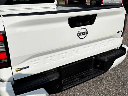 Certified 2025 Nissan Frontier SV image 27