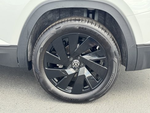 New 2025 Volkswagen Atlas SE image 11