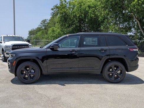 New 2025 Jeep Grand Cherokee Limited w/ Black Appearance Package image 6