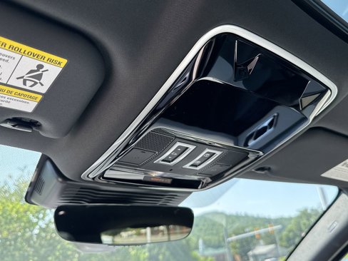 New 2026 Land Rover Range Rover Velar Dynamic SE image 30