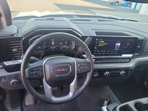 Used 2024 GMC Sierra 1500 SLT image 17