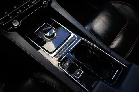Used 2020 Jaguar F-PACE Prestige image 40