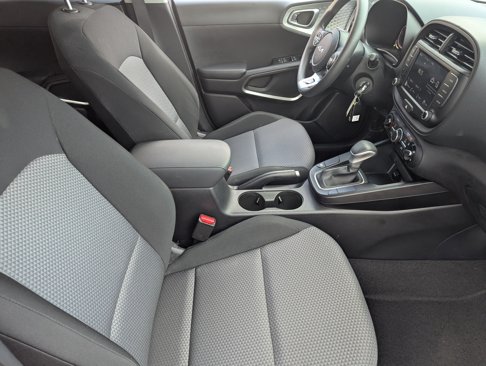 Certified 2023 Kia Soul LX image 9