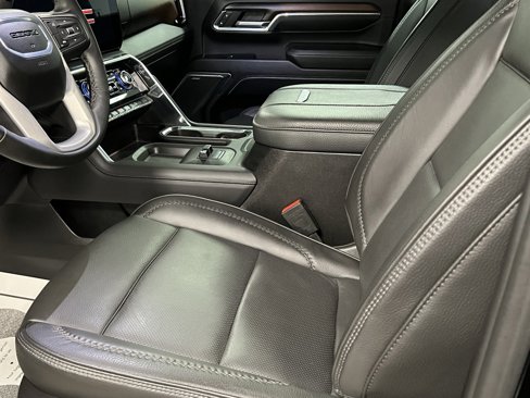 Used 2024 GMC Sierra 3500 Denali w/ Technology Package image 23
