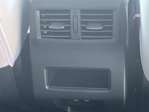 New 2025 Mitsubishi Outlander SE image 18
