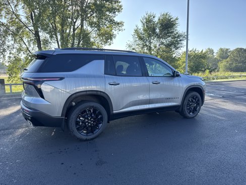 New 2026 Chevrolet Traverse LT w/ Midnight/Sport Edition image 3
