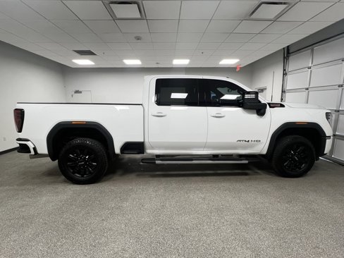 Used 2024 GMC Sierra 3500 AT4 w/ AT4 Preferred Package image 13