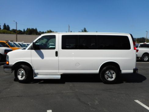 Used 2016 Chevrolet Express 3500 LT w/ LT Preferred Equipment Group image 2