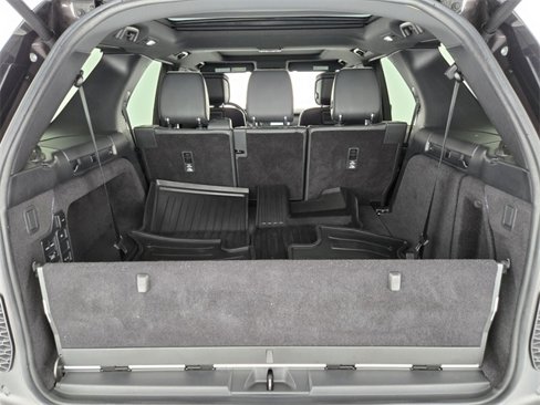Used 2022 Land Rover Discovery S R-Dynamic image 14