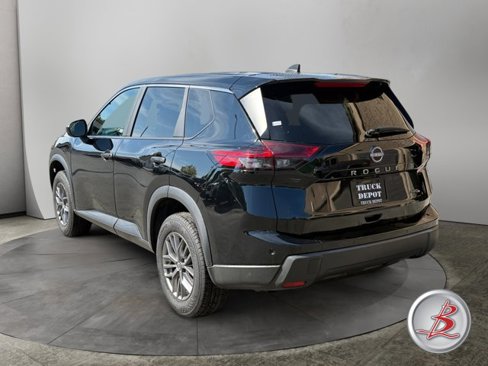 Used 2024 Nissan Rogue S image 3