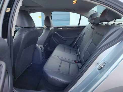 Used 2016 Volkswagen Jetta SEL Premium image 12