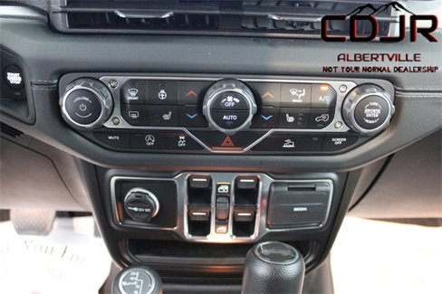 Used 2024 Jeep Wrangler Sahara w/ Technology Group image 29