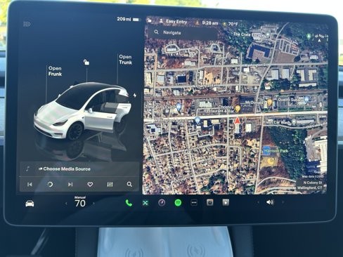 Used 2022 Tesla Model Y Long Range image 5