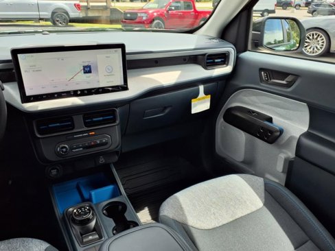 New 2025 Ford Maverick XLT w/ XLT Luxury Package image 11