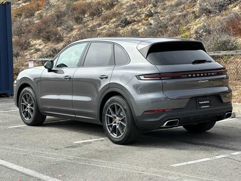 Used 2024 Porsche Cayenne image 6