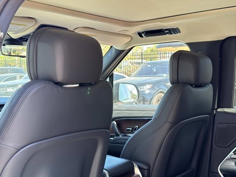New 2025 Land Rover Range Rover SE image 15