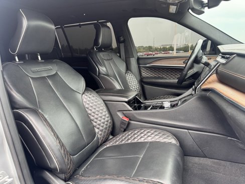 Used 2021 Jeep Grand Cherokee L Summit w/ Luxury Tech Group V image 11