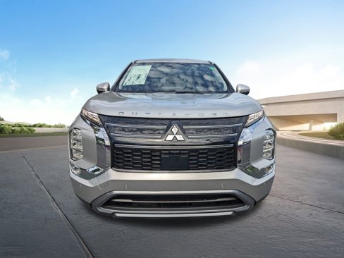 New 2025 Mitsubishi Outlander SE image 9