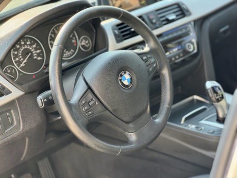Used 2017 BMW 320i Sedan image 11