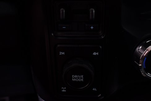 New 2025 Ford F350 Platinum w/ FX4 Off-Road Package image 32