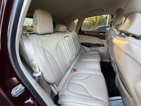 Used 2019 Lincoln MKC Select w/ MKC Climate Package image 27