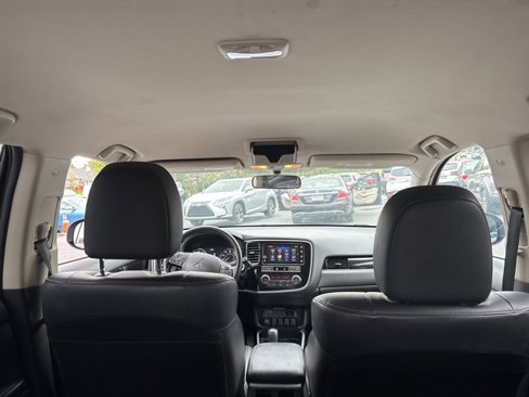 Used 2019 Mitsubishi Outlander AWD image 12
