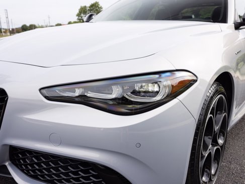 New 2025 Alfa Romeo Giulia AWD image 14