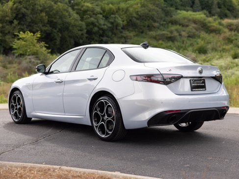 New 2025 Alfa Romeo Giulia AWD image 6