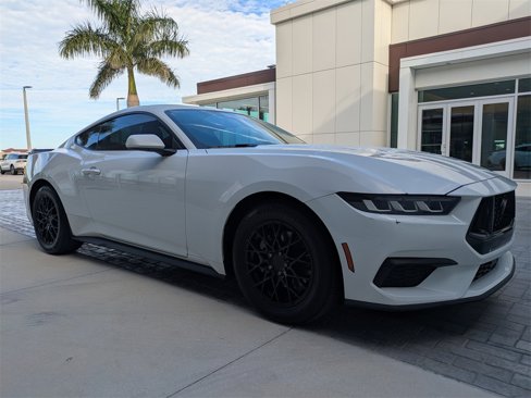 Used 2024 Ford Mustang Coupe image 3