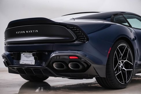 Used 2025 Aston Martin Vanquish image 13