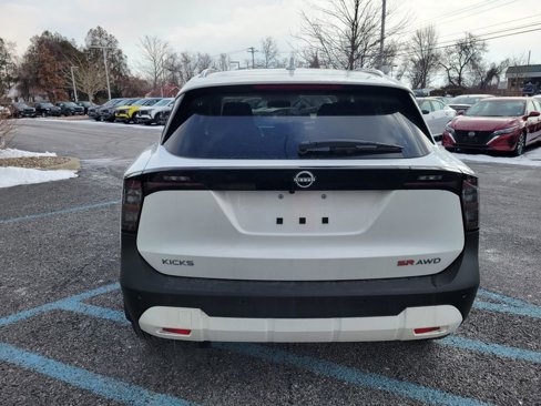 New 2025 Nissan Kicks SR image 6