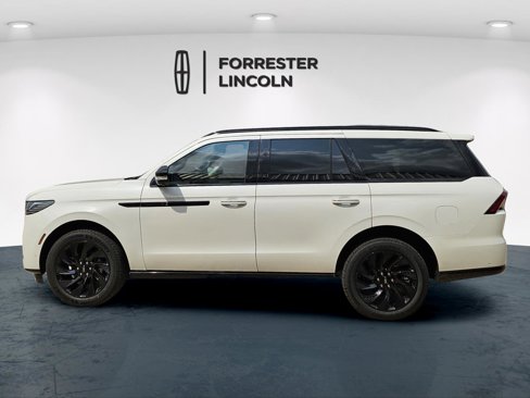 New 2025 Lincoln Navigator Reserve image 6