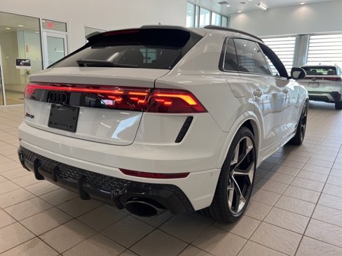 New 2025 Audi RS Q8 performance image 7
