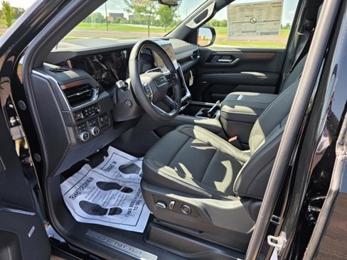 New 2025 GMC Yukon Denali w/ Denali Reserve Package image 7