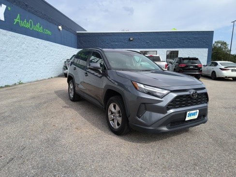 Used 2022 Toyota RAV4 XLE image 7
