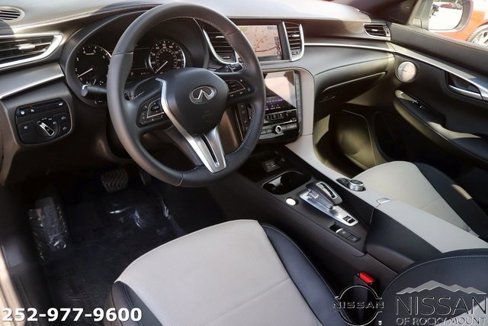 Used 2024 INFINITI QX55 Essential image 12