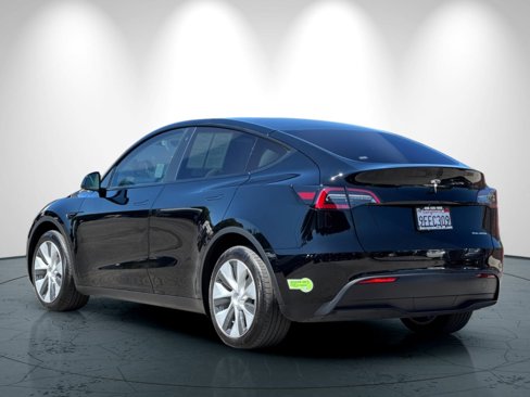 Used 2023 Tesla Model Y Long Range image 6