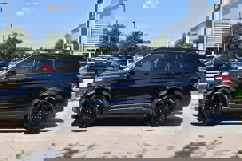 Used 2023 Ford Explorer ST-Line w/ Class IV Trailer Tow Package image 12